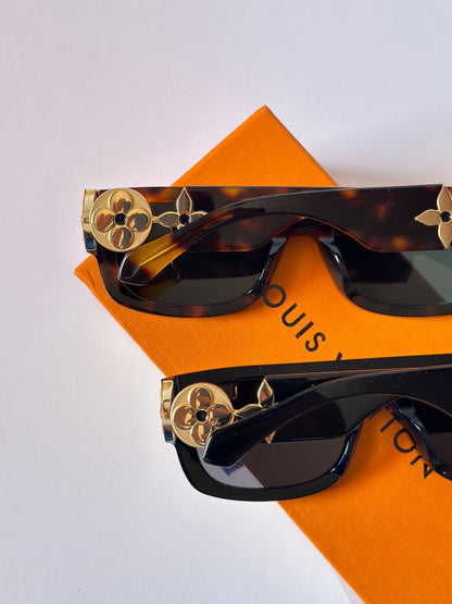 Louis Vuitton Sunglasses 2 colors