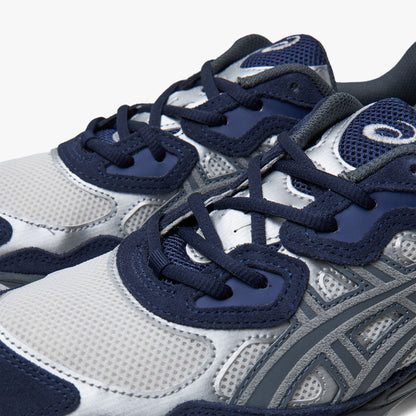 ASICS Sneakers