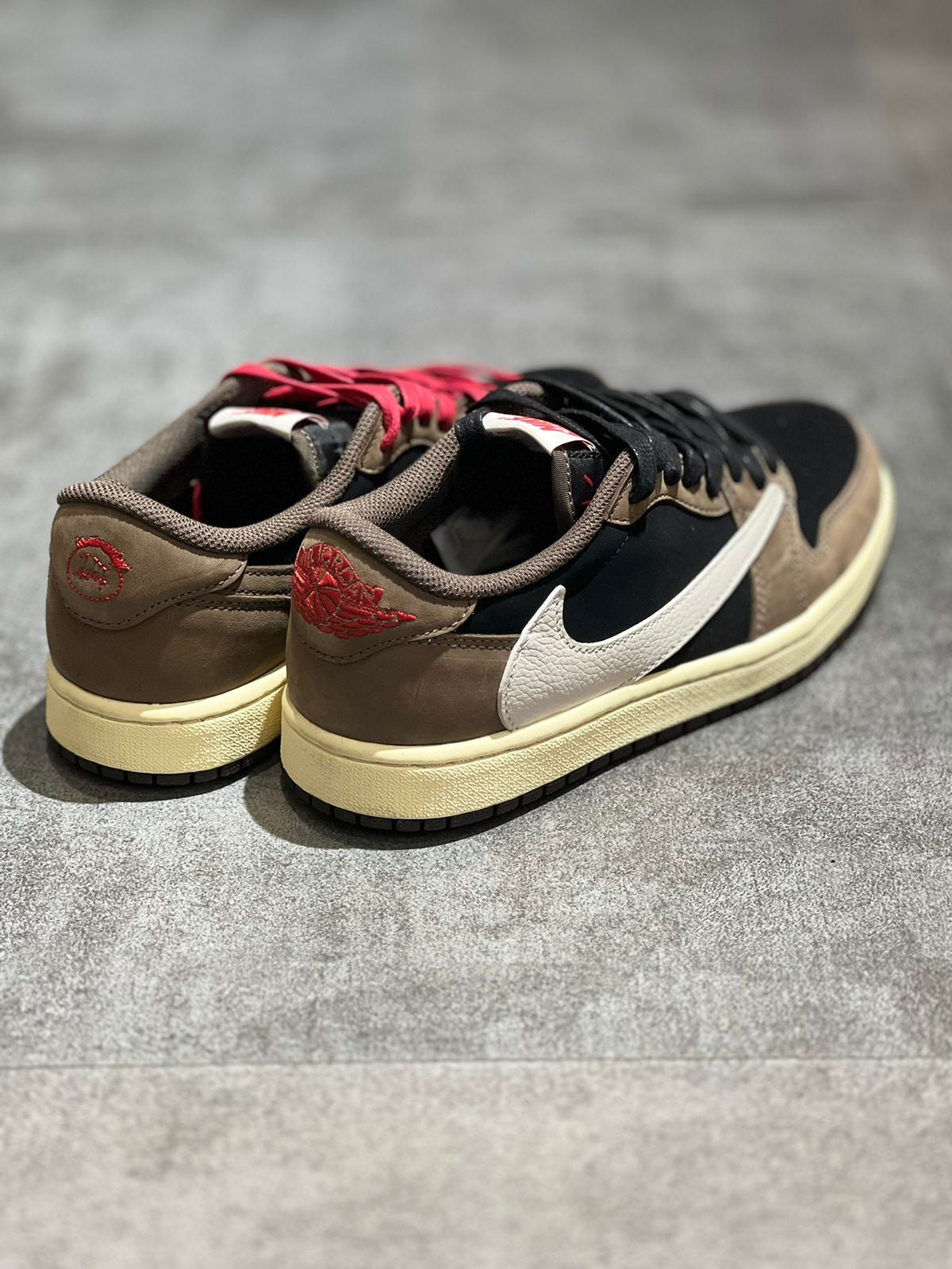 Jordan 1 Low OG Travis scott