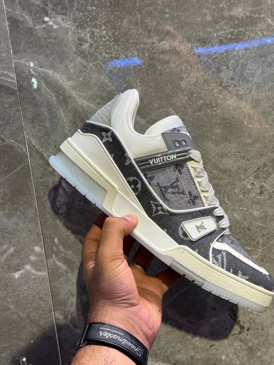 Louis Vuitton Sneakers