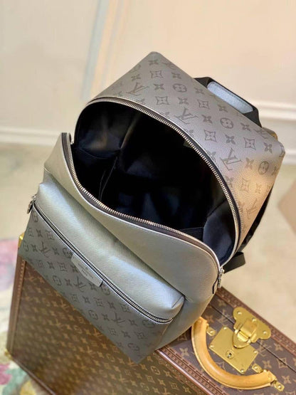 Louis Vuitton Backpack (VIP Quality)