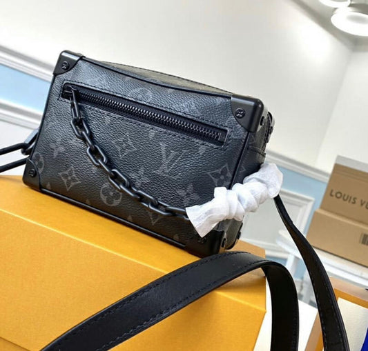 Louis Vuitton Messenger Bag