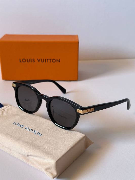 Louis Vuitton Sunglasses 2 colors