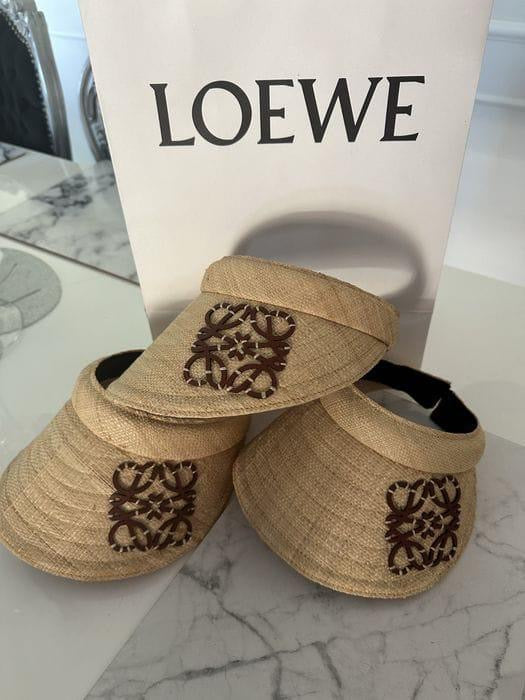 Loewe caps