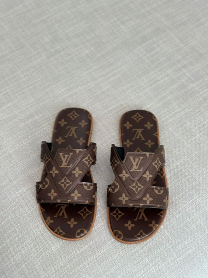 Louis Vuitton Slippers