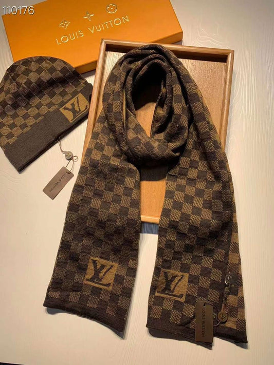 Louis Vuitton Beanie Set