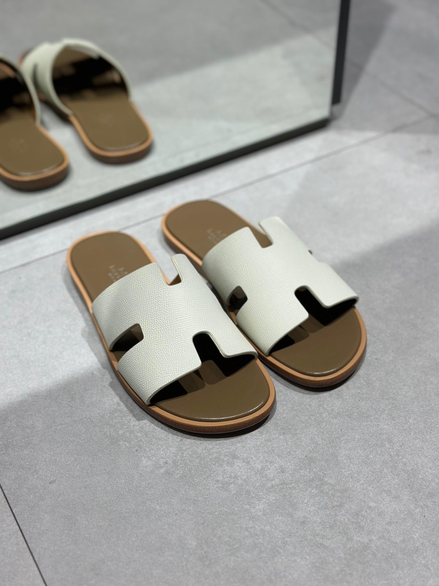 Hermes Slipper