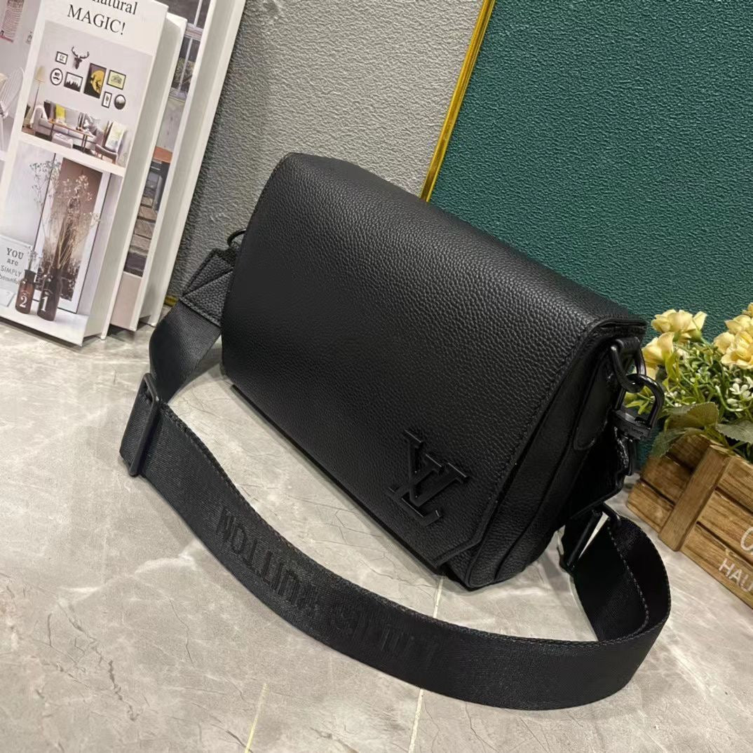 Louis Vuitton Messenger Bag