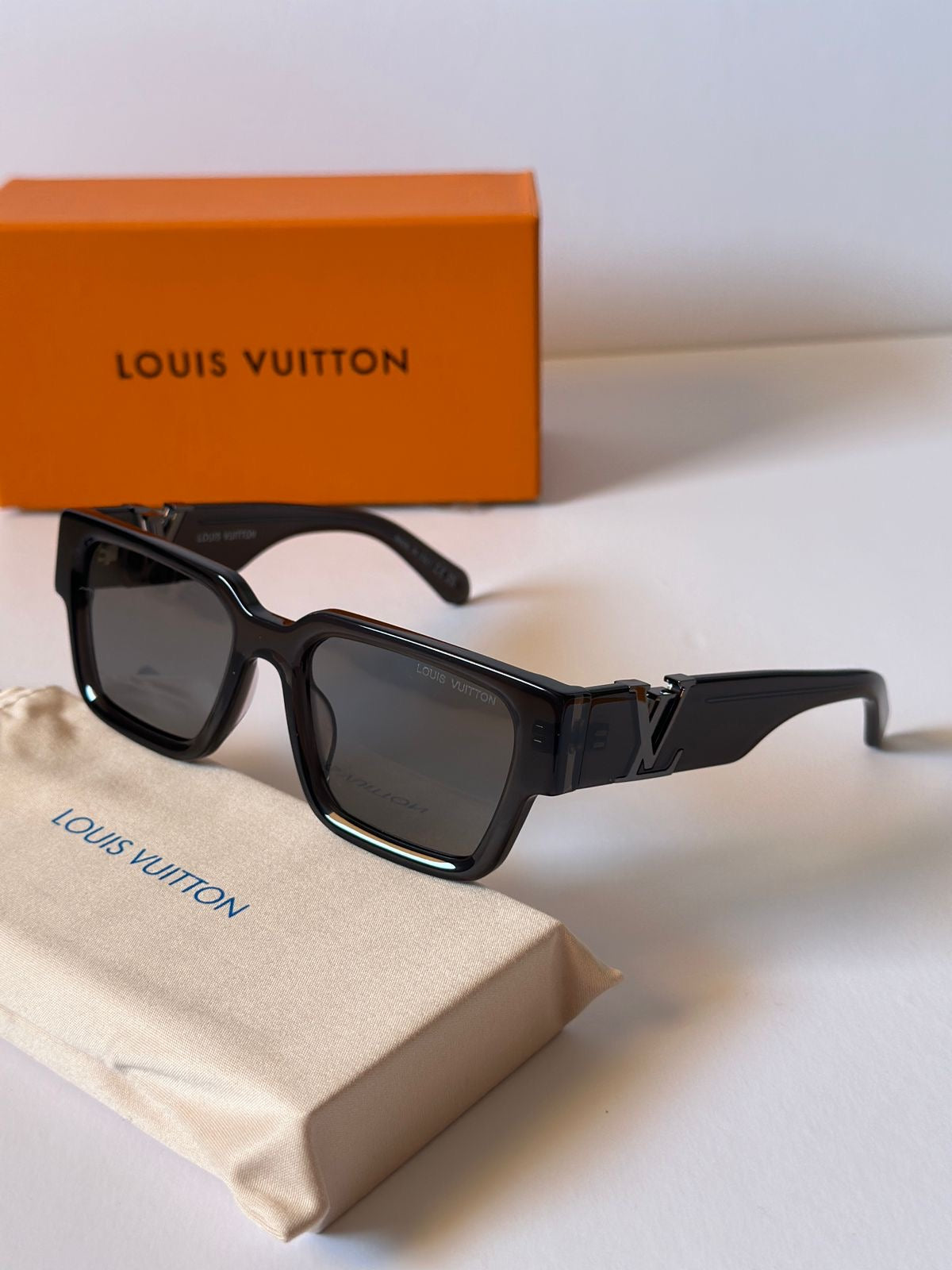 Louis Vuitton Sunglasses 5 Colors