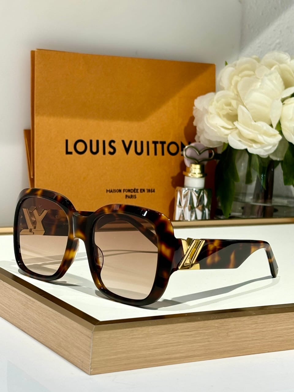 Louis Vuitton Sunglasses 2 colors