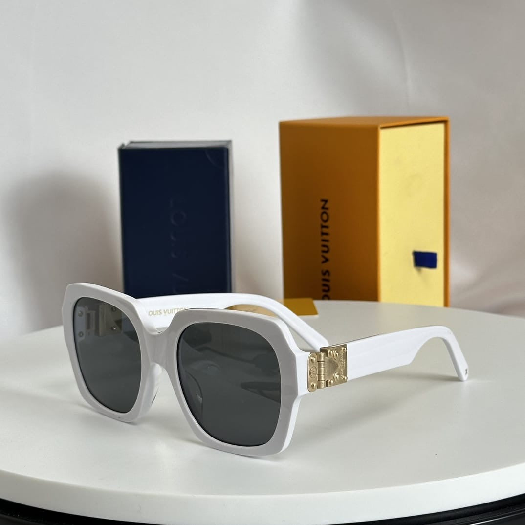 Louis Vuitton Sunglasses 2 colors