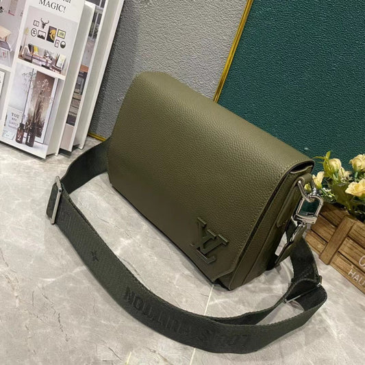 Louis Vuitton Messenger Bag