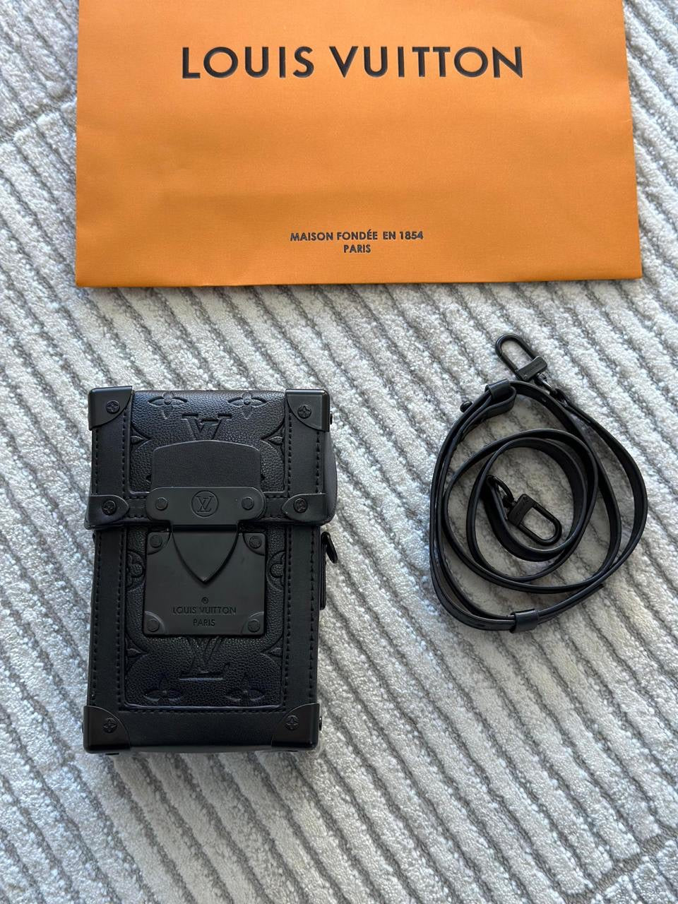 Louis Vuitton Messenger Bag