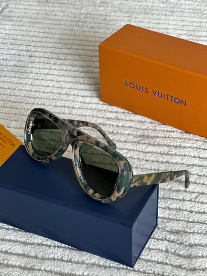 Louis Vuitton Sunglasses 2 colors