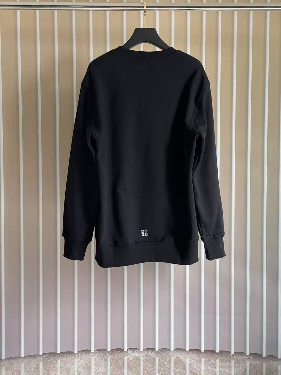 Givenchy Sweatshirt 2 colors