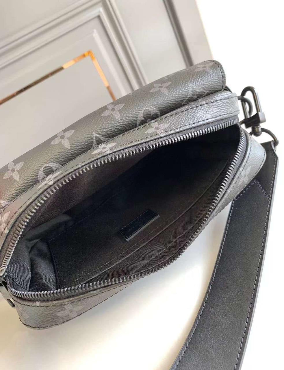 Louis Vuitton Messenger Bag (ViP Quality)