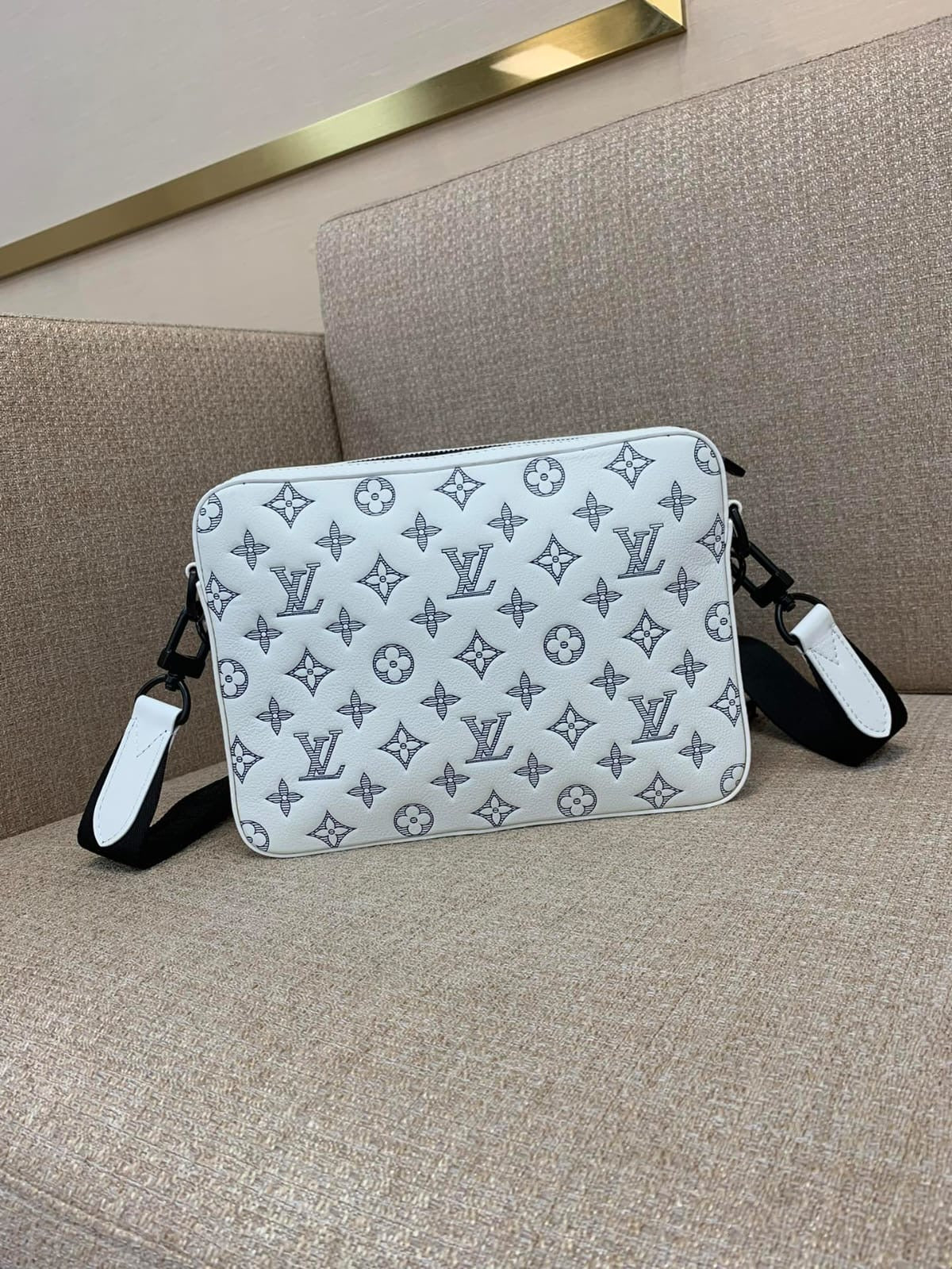 Louis Vuitton Messenger Bag