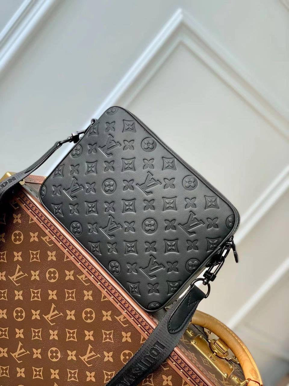 Louis Vuitton Messenger Bag (VIP Quality)