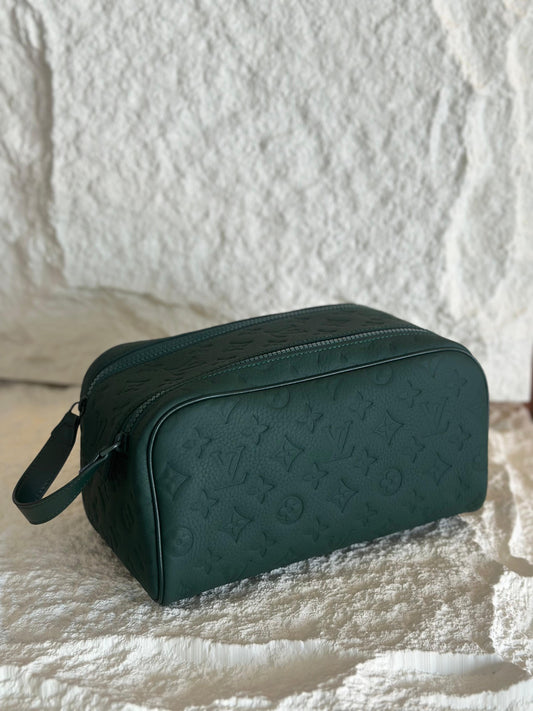 Louis Vuitton Pouch (VIP Quality)