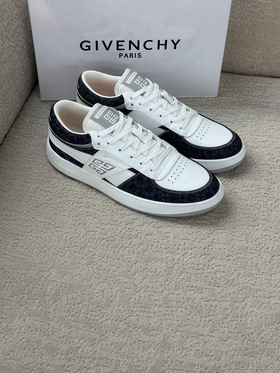 Givenchy Sneakers