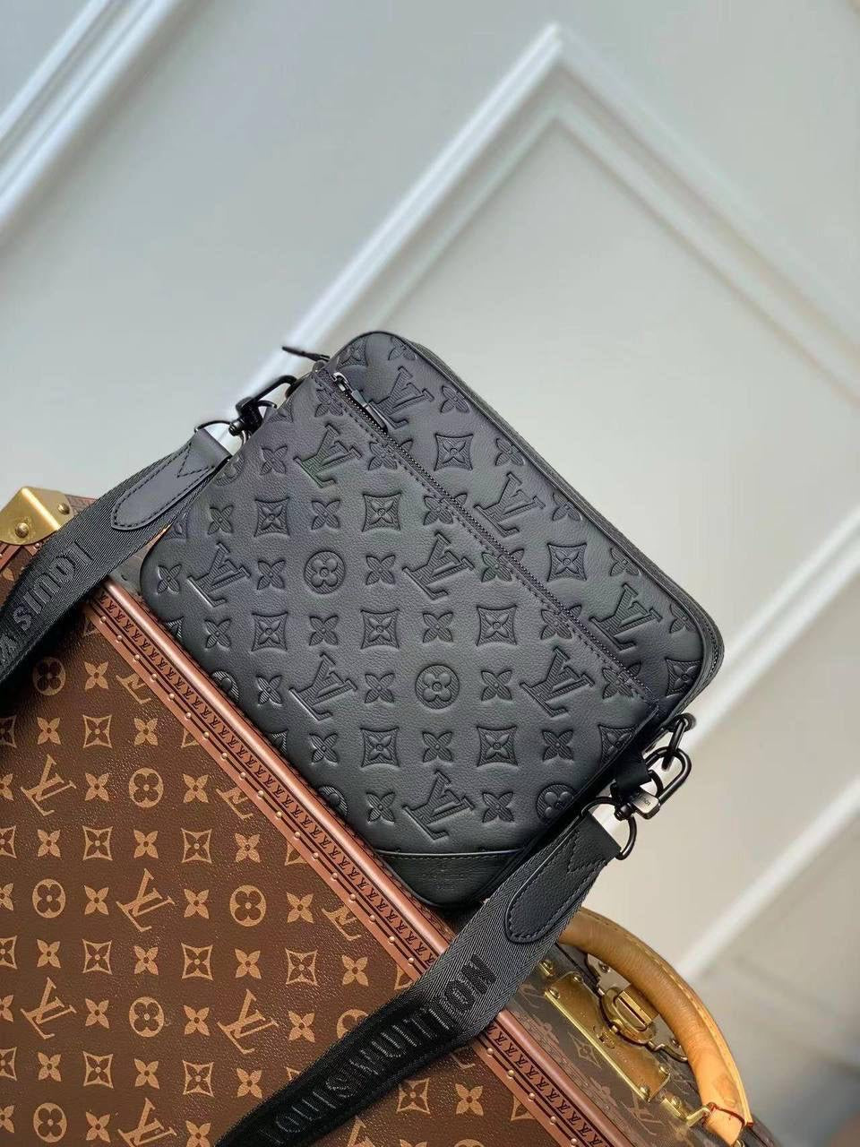 Louis Vuitton Messenger Bag (VIP Quality)