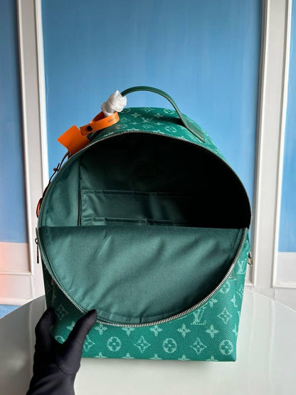 Louis Vuitton Backpack (VIP Quality)