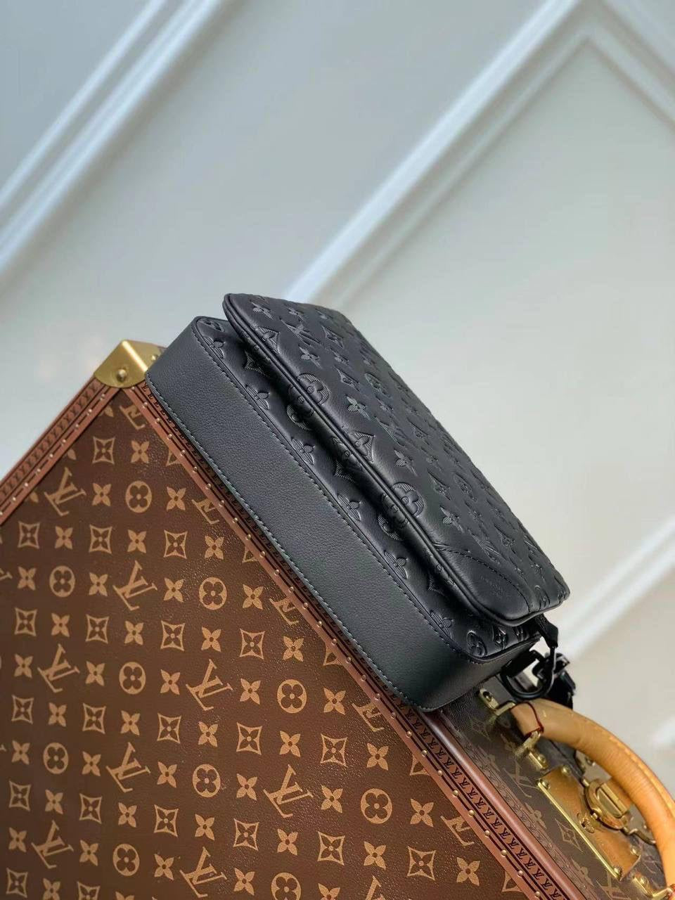 Louis Vuitton Messenger Bag (VIP Quality)