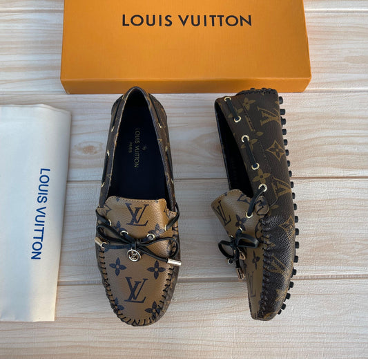 LOUIS VUITTON Female Loafer