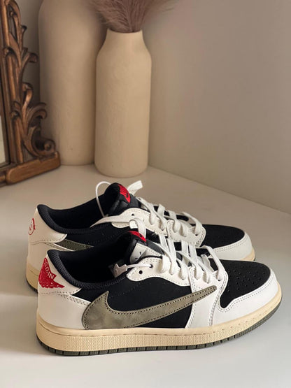 Nike x Travis Scott Sneakers ( VIP Quality)