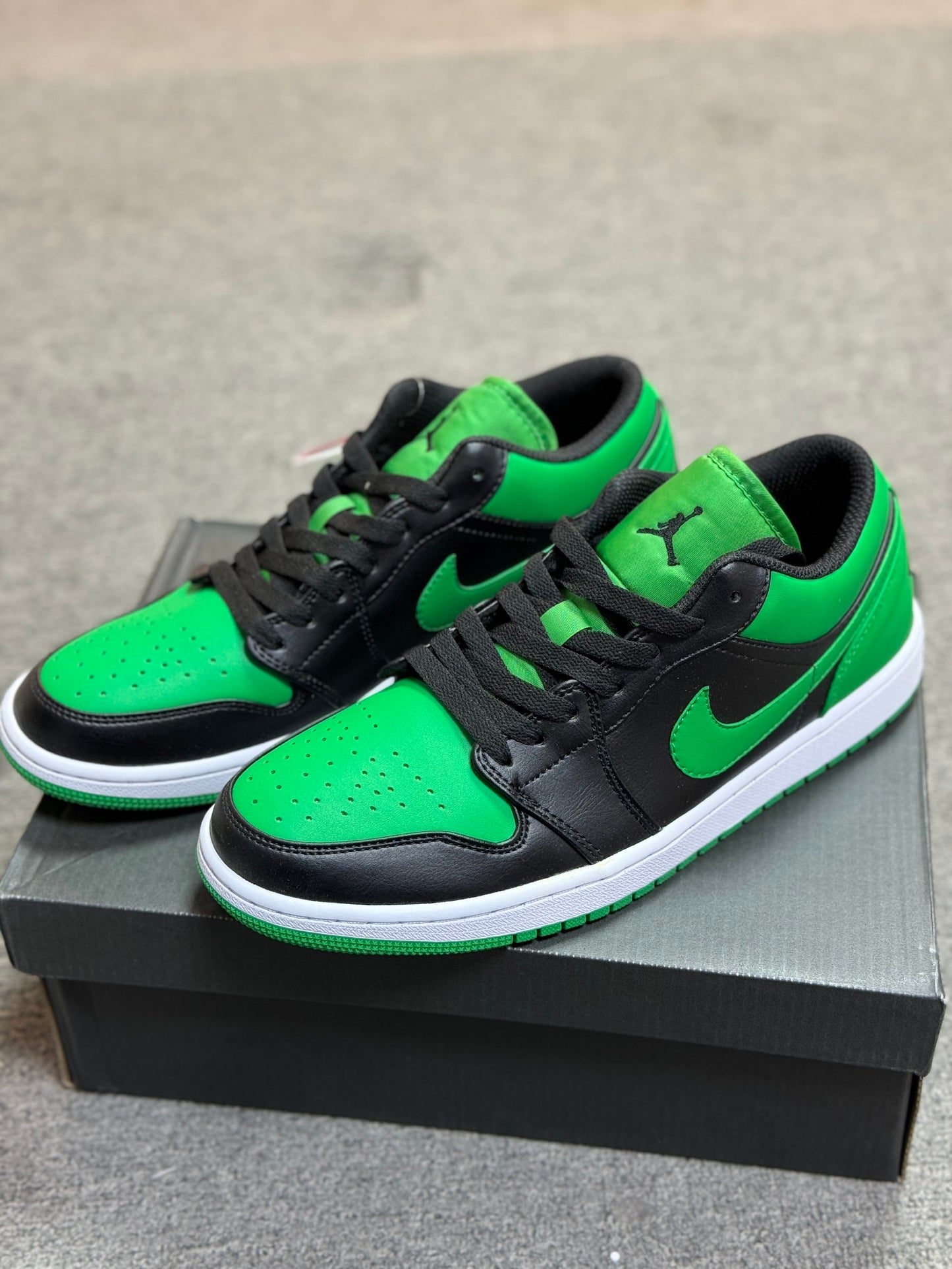 Jordan 1 low Lucky Green