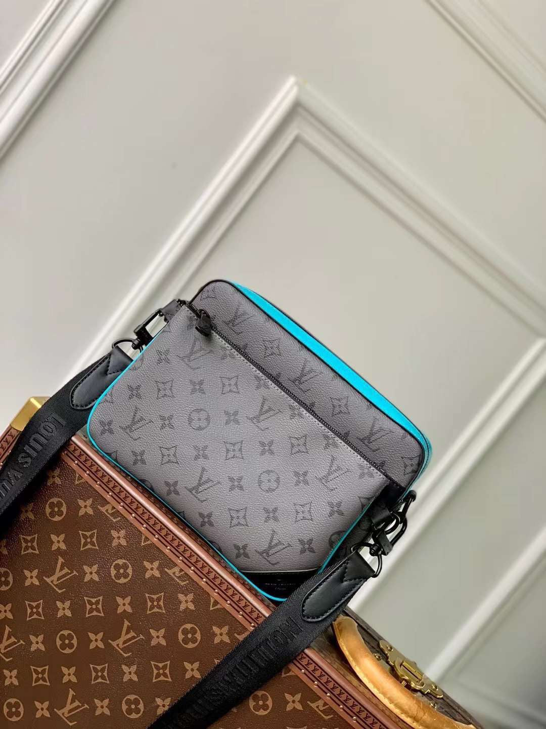 Louis Vuitton Messanger Bag