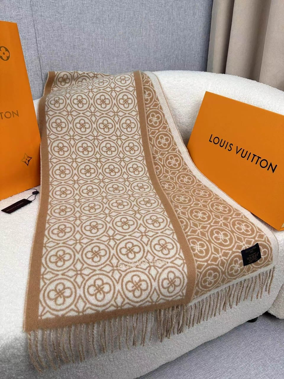 Louis Vuitton Unisex Scarf 2 colors