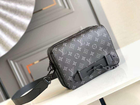 Louis Vuitton Messenger Bag (ViP Quality)