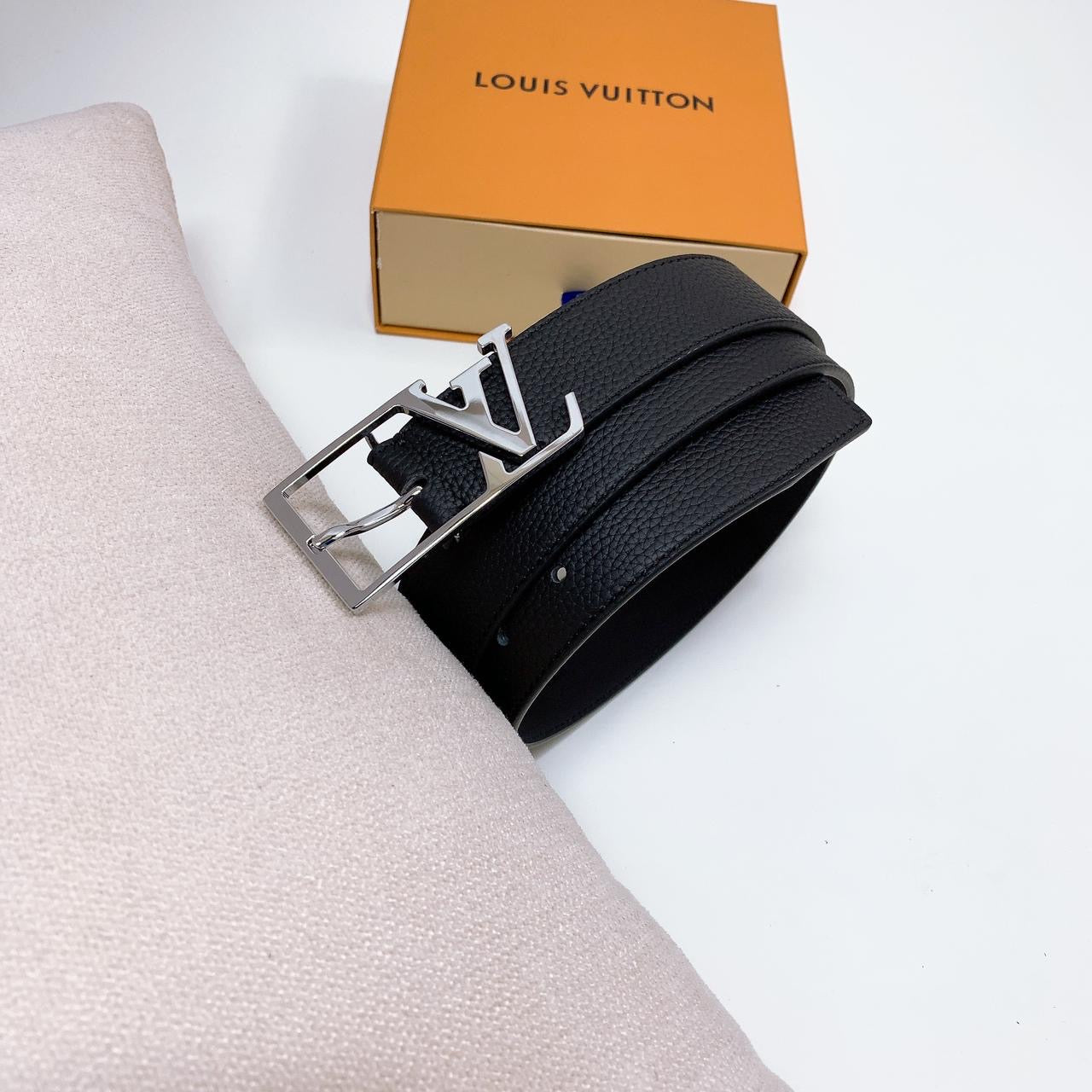 Louis Vuitton Belts 3 colors