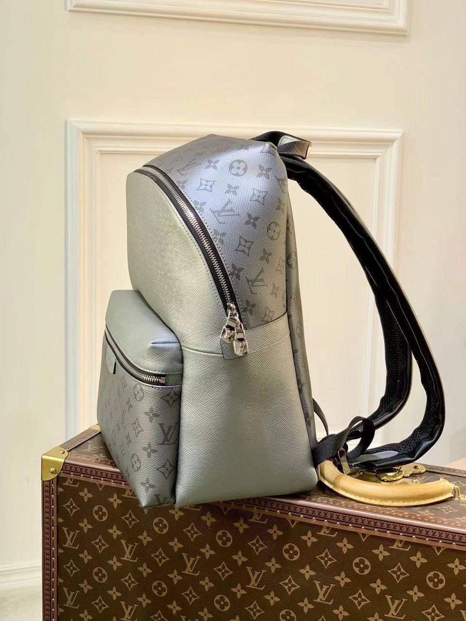 Louis Vuitton Backpack (VIP Quality)