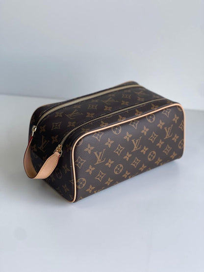 Louis Vuitton Pouch (VIP Quality) 4 colors