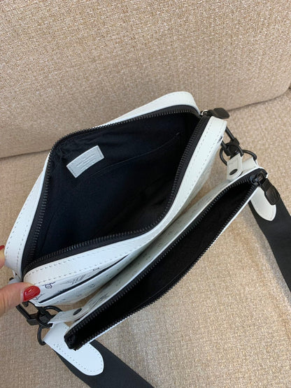 Louis Vuitton Messenger Bag