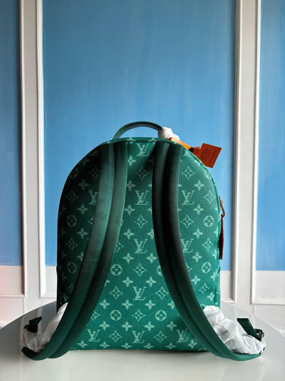 Louis Vuitton Backpack (VIP Quality)