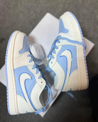 Jordan 1 Reverse ice blue