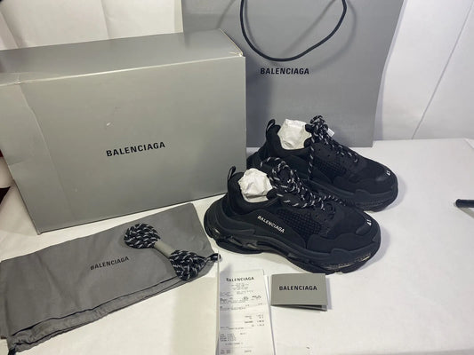 BALENCIAGA TRIPLE S TRIPLE BLACK Shoes